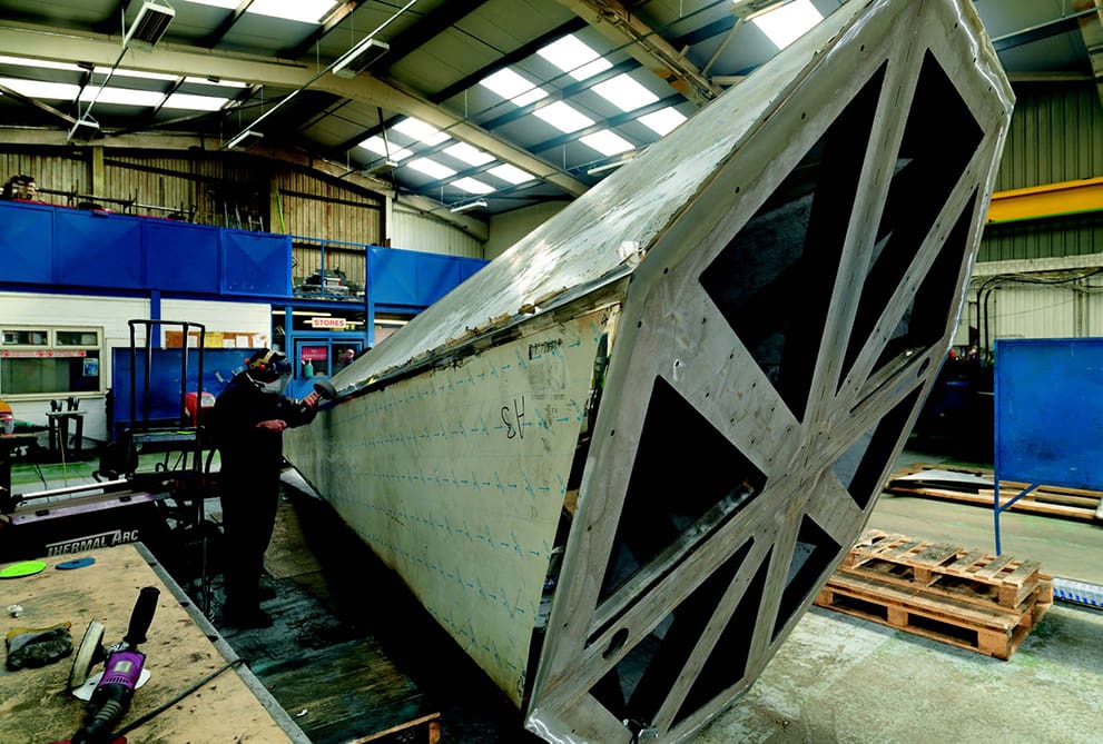 Irvine Trinity Mirror - Construction